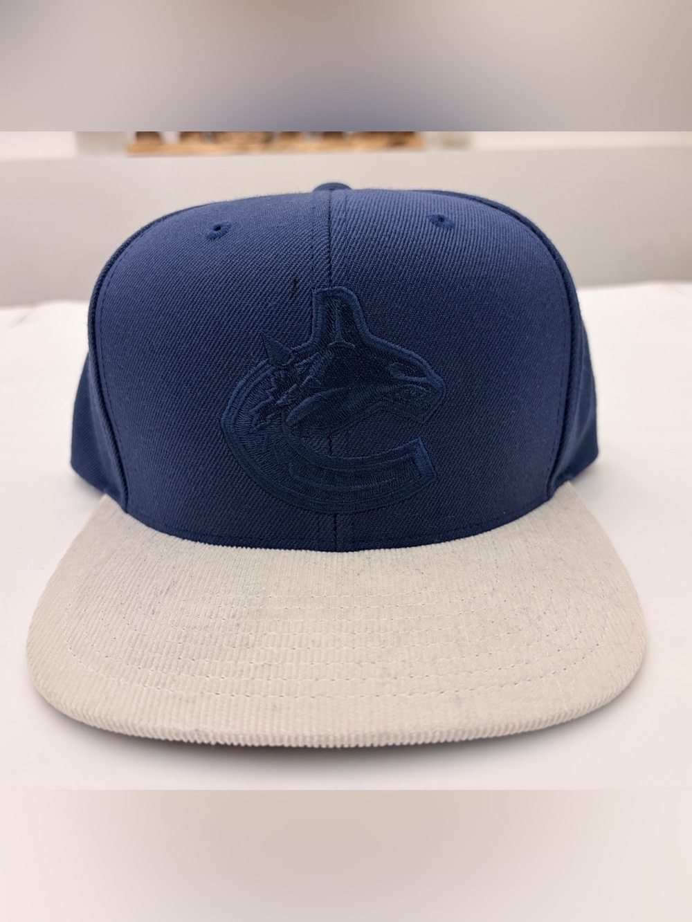 BNWT Vancouver Canucks Mitchell & Ness SnapBack Hat